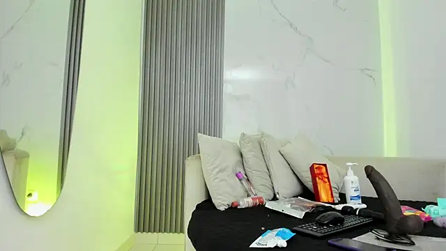 kiaratentation online show from 09/19/25, 10:32