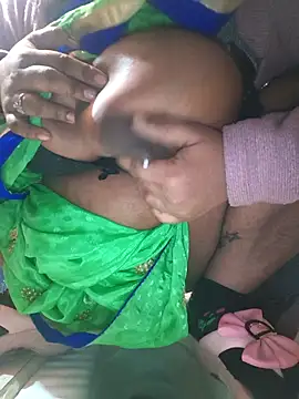 Dassing strip couple online show from 01/07/26, 09:50