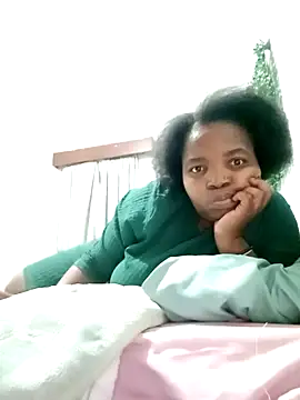 Snapshot of ShySexyBaddiexx chatting on 10/13/25, 07:58 ShySexyBaddiexx online show from 10/13/25, 07:58