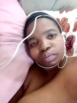 Snapshot of ShySexyBaddiexx chatting on 11/06/25, 09:21 ShySexyBaddiexx online show from 11/06/25, 09:21