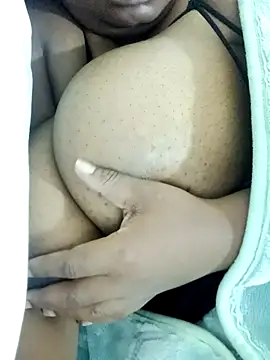 Snapshot of ShySexyBaddiexx chatting on 11/18/25, 08:08 ShySexyBaddiexx online show from 11/18/25, 08:08