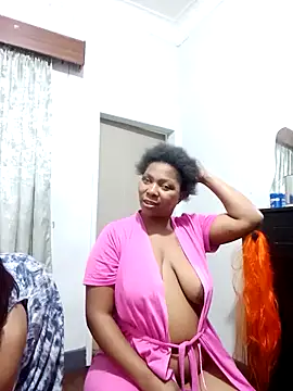 Snapshot of ShySexyBaddiexx chatting on 11/18/25, 08:13 ShySexyBaddiexx online show from 11/18/25, 08:13