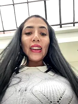 Snapshot of oh_nina chatting on 11/04/25, 07:57 oh nina online show from 11/04/25, 07:57