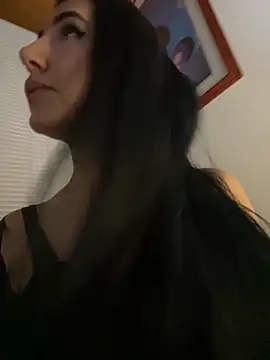 Snapshot of oh_nina chatting on 11/25/25, 12:54 oh nina online show from 11/25/25, 12:54