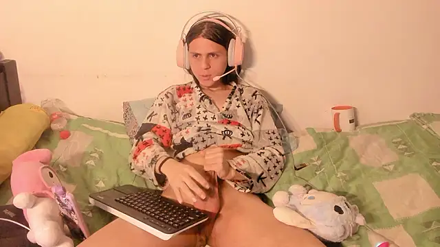 Snapshot of Petite-Goth chatting on 02/01/26, 10:36 Petite-Goth online show from 02/01/26, 10:36