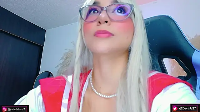 JulietaDavis online show from 04/12/26, 02:16