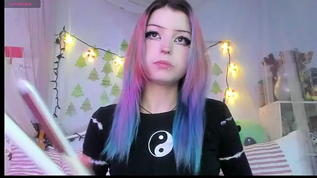 Snapshot of bunnyislewd chatting on 12/17/25, 05:35 bunnyislewd online show from 12/17/25, 05:35