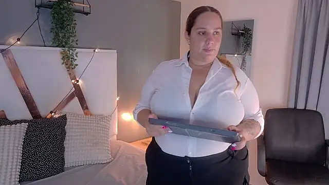 Snapshot of JenaCooper_ chatting on 04/21/26, 03:35 JenaCooper online show from 04/21/26, 03:35