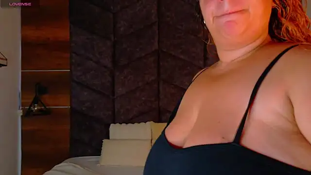 Snapshot of JenaCooper_ chatting on 04/27/26, 01:47 JenaCooper online show from 04/27/26, 01:47