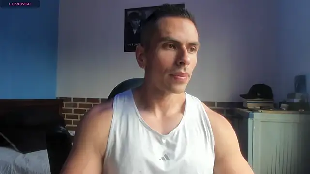 Snapshot of justinkarter chatting on 06/24/26, 04:28 justinkarter online show from 06/24/26, 04:28
