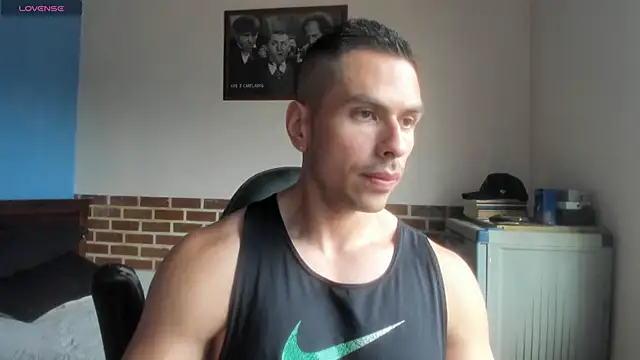 Snapshot of justinkarter chatting on 07/08/26, 04:22 justinkarter online show from 07/08/26, 04:22