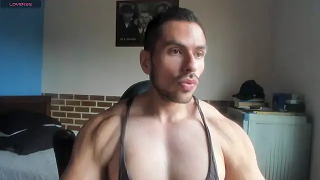 Snapshot of justinkarter chatting on 07/17/26, 04:01 justinkarter online show from 07/17/26, 04:01