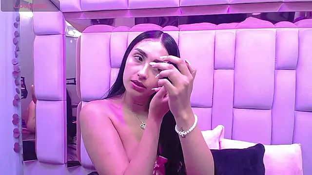 Issabela Mackey  online show from 01/09/26, 03:53