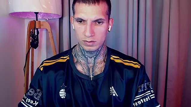 Shane Clay online show from 10/28/25, 01:42