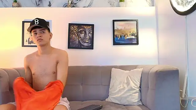 TWINKS FRIENDS online show from 04/12/26, 01:27