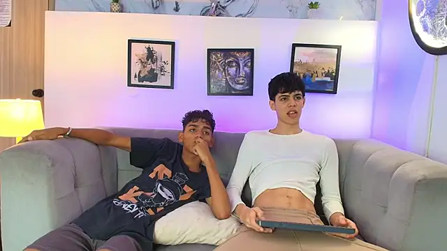 TWINKS FRIENDS online show from 04/17/26, 01:36