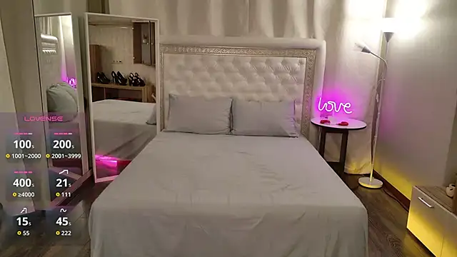 Alice on fire online show from 10/25/25, 01:24