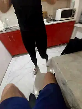 Snapshot of Hot_Men43 chatting on 03/06/26, 05:42 Hot Men43 online show from 03/06/26, 05:42