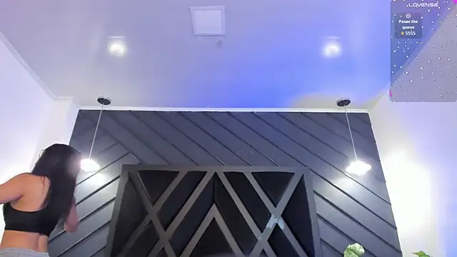 zoe martins  online show from 09/30/25, 05:29