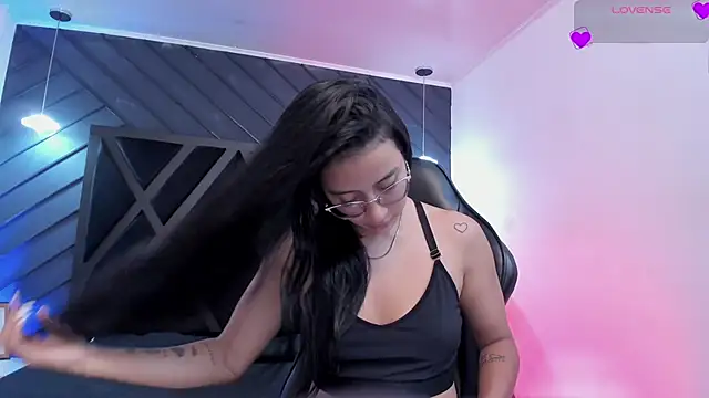 zoe martins  online show from 02/19/26, 05:20