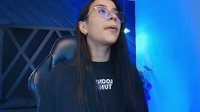 zoe martins  online show from 02/28/26, 05:14