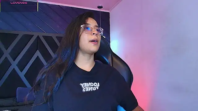 zoe martins  online show from 03/28/26, 05:23