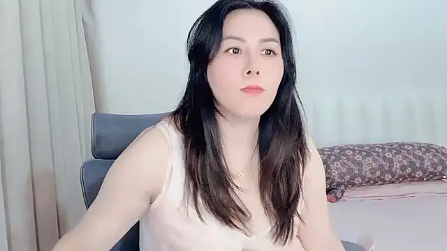 Eve5215 online show from 04/19/26, 08:02