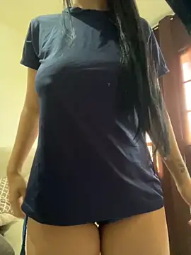 Snapshot of jujuarantes__2025 chatting on 11/18/25, 02:21 jujuarantes 2025 online show from 11/18/25, 02:21