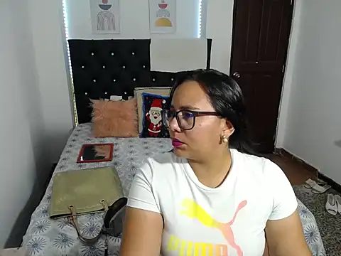 Snapshot of maria_sexx96 chatting on 09/10/25, 04:18 maria sexx96 online show from 09/10/25, 04:18