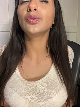 chicachocolate01 online show from 09/29/25, 02:27