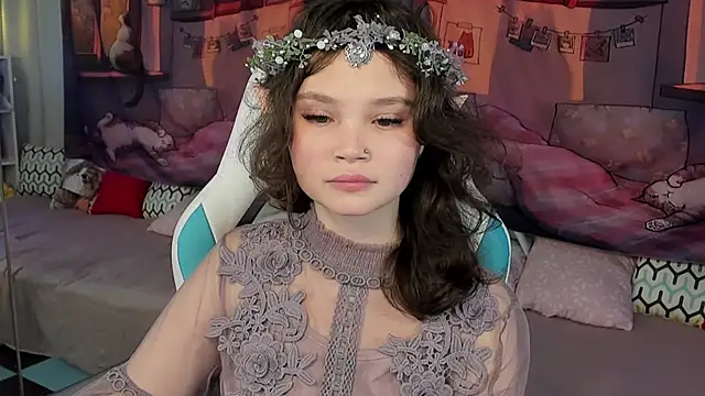 EmilyChaves online show from 10/30/25, 06:37