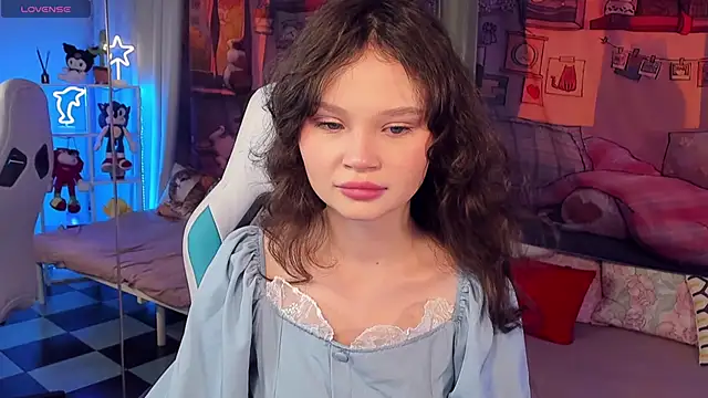 EmilyChaves online show from 12/15/25, 06:17