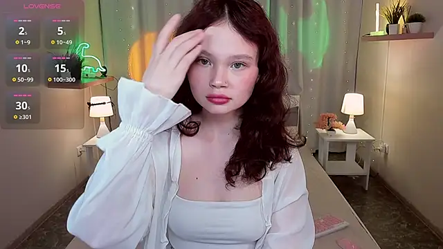 Snapshot of EmilyChaves chatting on 05/26/26, 07:37 EmilyChaves online show from 05/26/26, 07:37