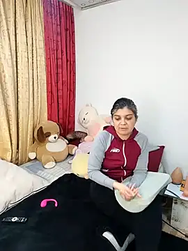 queemking online show from 02/23/26, 08:06