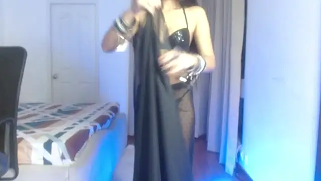 Mini Meera online show from 04/13/26, 03:39