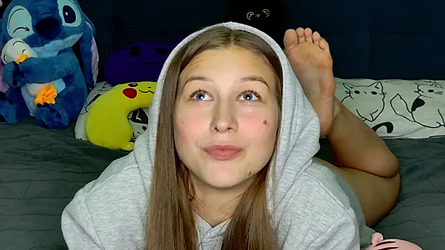 MissEmilyMiller online show from 12/01/25, 06:13