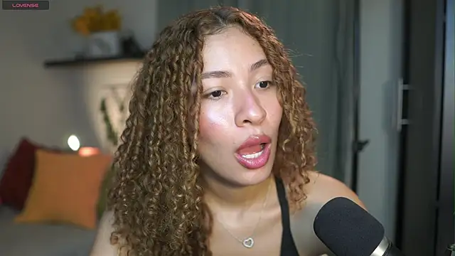 Snapshot of isabella-garcia- chatting on 09/11/25, 12:11 isabella-garcia- online show from 09/11/25, 12:11