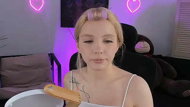 AuroraWrenfield online show from 03/02/26, 05:08