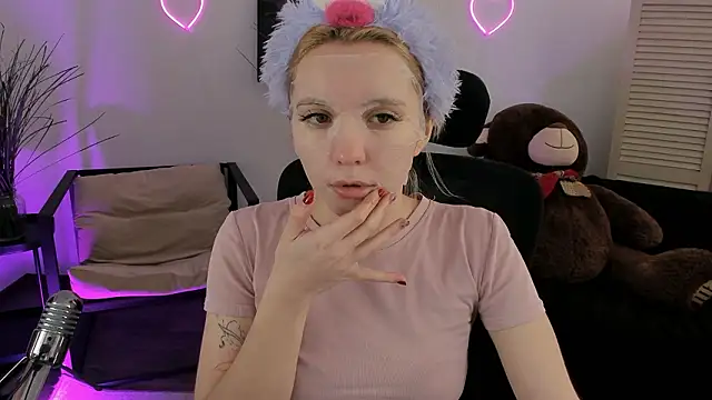 AuroraWrenfield online show from 03/09/26, 04:27