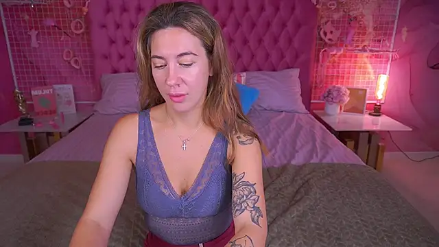 Snapshot of KateShanny chatting on 10/06/25, 05:49 KateShanny online show from 10/06/25, 05:49