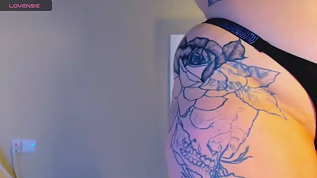 marrenaa online show from 10/06/25, 06:22