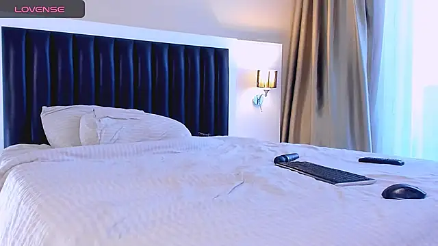 marrenaa online show from 11/25/25, 07:08