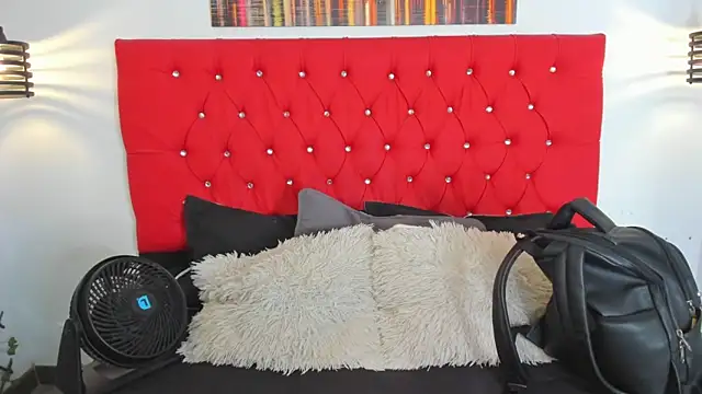 carolinacrus01 online show from 09/10/25, 03:45