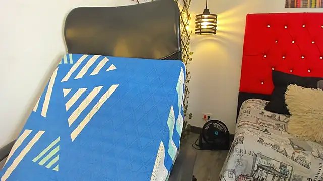 carolinacrus01 online show from 09/17/25, 03:46