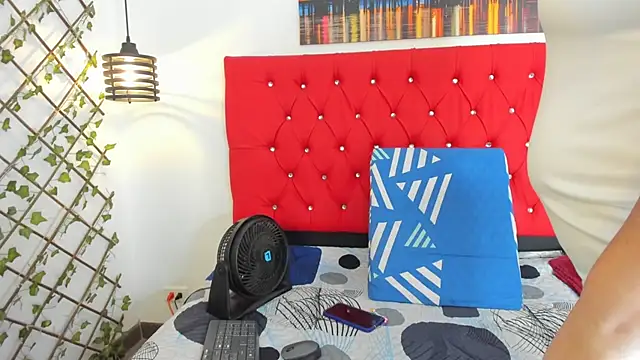 carolinacrus01 online show from 09/25/25, 02:43