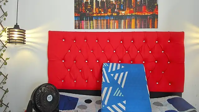 carolinacrus01 online show from 11/20/25, 02:28