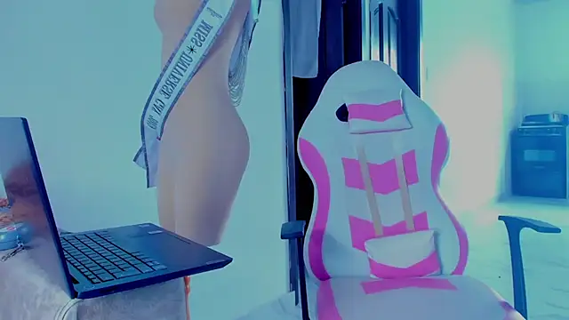 ISA BELLA VZL online show from 04/15/26, 06:59