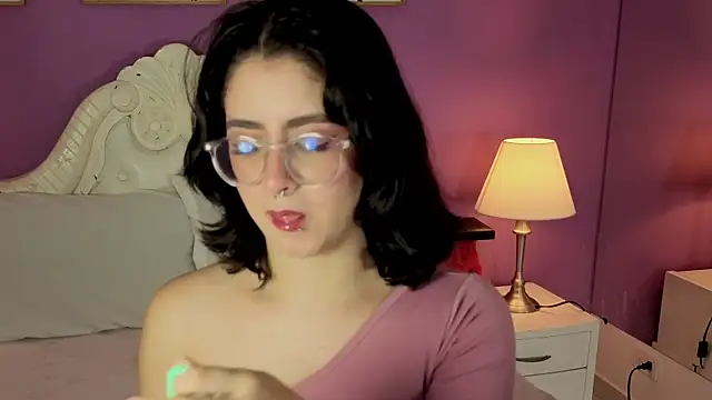 LiLLiAnderson online show from 11/10/25, 11:42