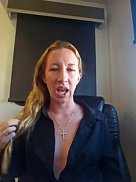 bmorganne420 online show from 12/03/25, 06:28