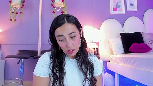 my aleja  online show from 10/25/25, 01:07